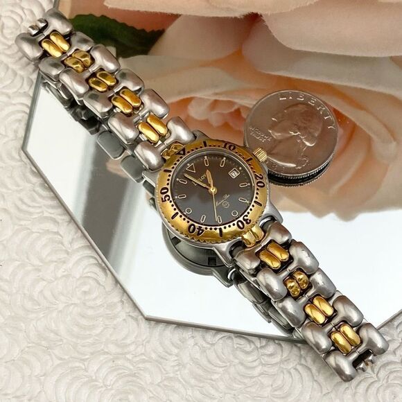 Vintage 1993 Bulova Marine Star Two-Tone German Quartz Ladies Diver Style Watch - Picture 8 of 15